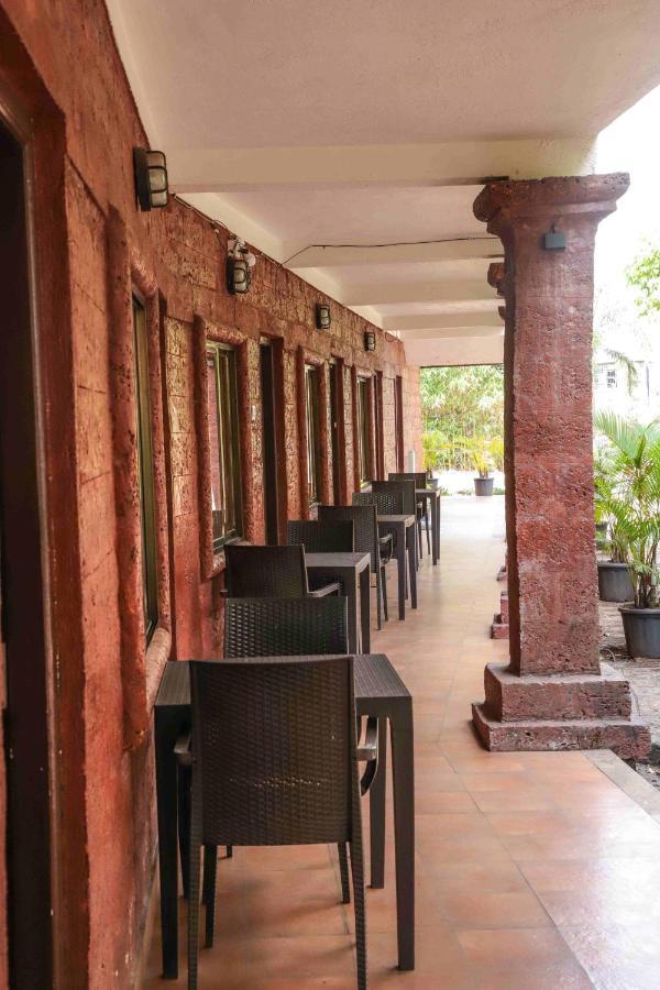 Hotel On The Rocks Mahabaleshwar Exterior photo